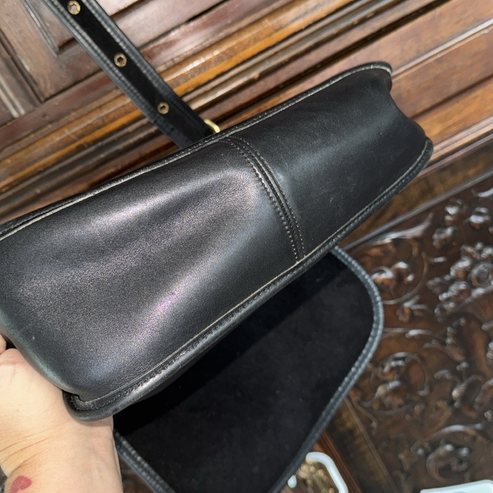 COACH purse Leather and Brass Flap Top Shoulder Bag vintage 1990s Patricia - Picture 10 of 10